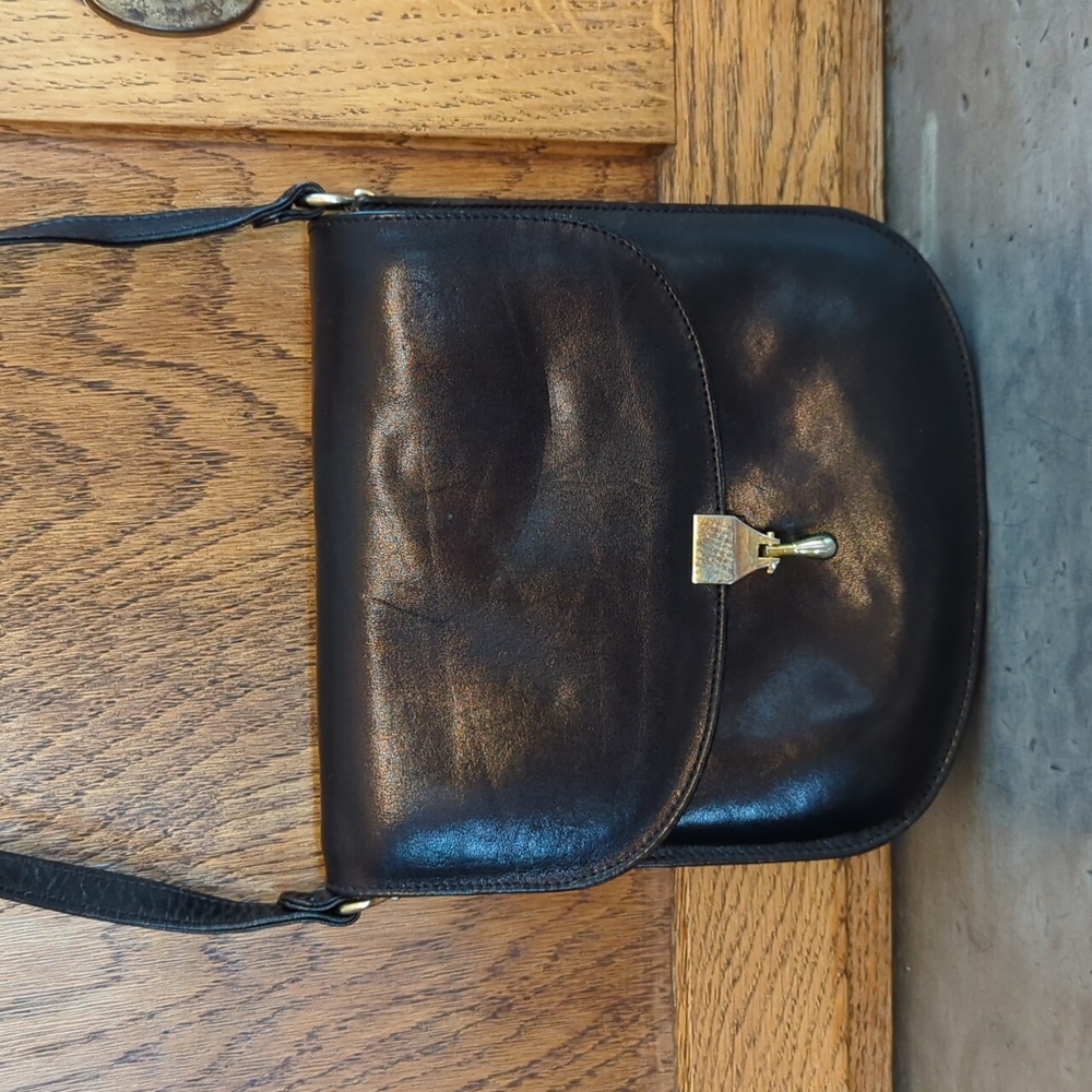 Vintage Henry's London Leather Crossbody in Black